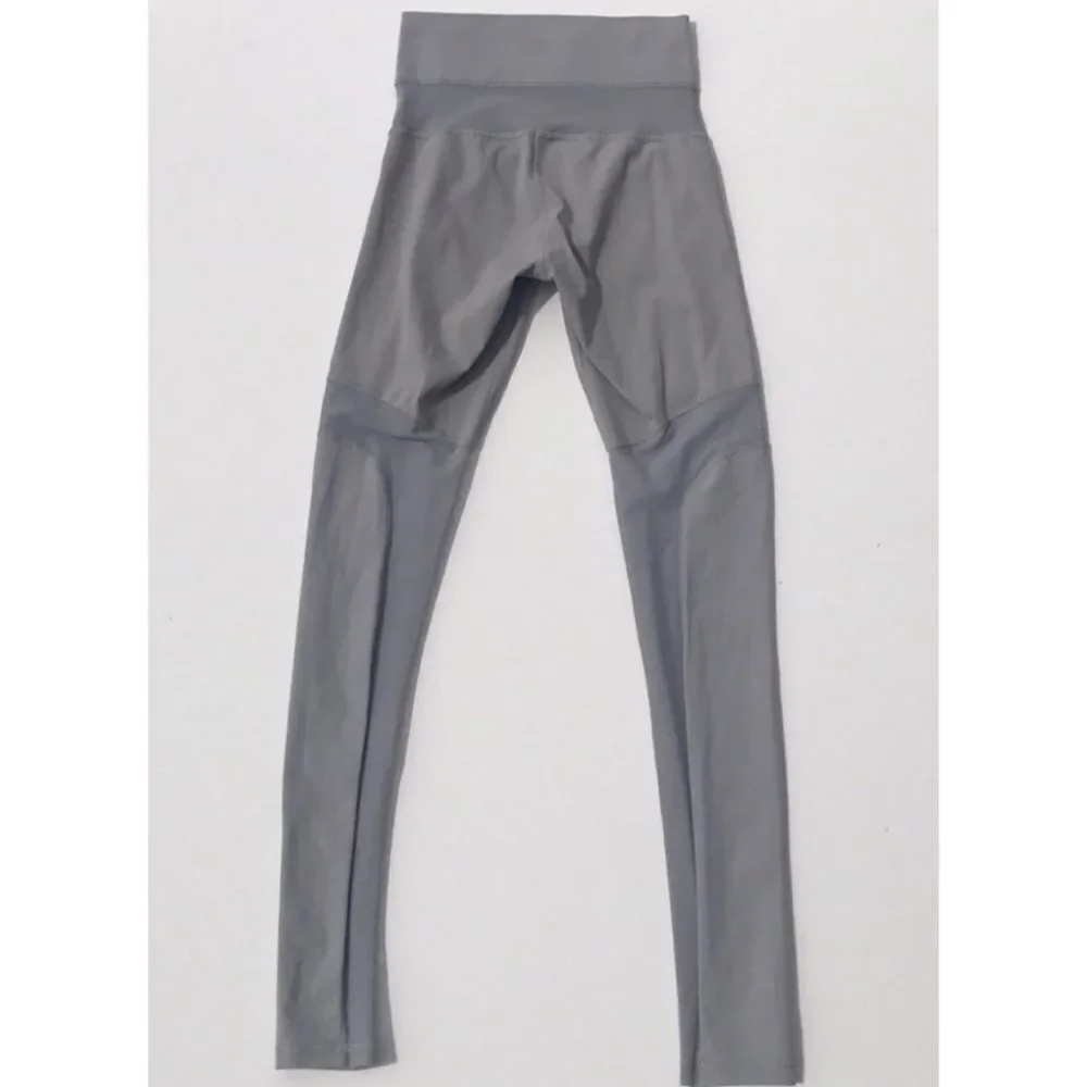 Lululemon Breathe Easy Leggings in Ambient Grey Size 2